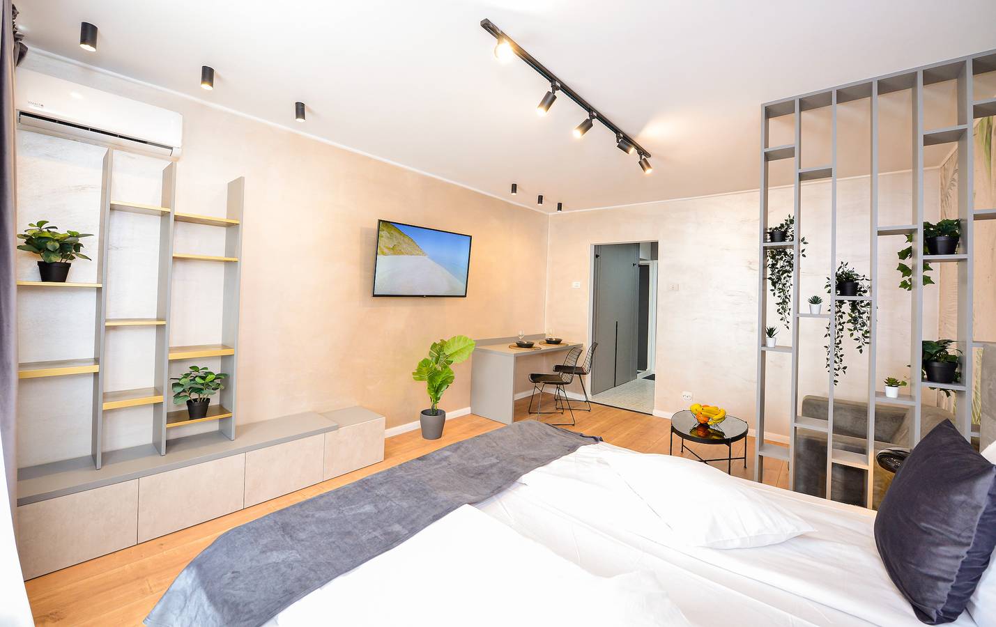 Ganzes Studio, Park Studio Cismigiu Gardens - Ruhiges Zimmer - Smart-Tv in Bukarest, Walachia