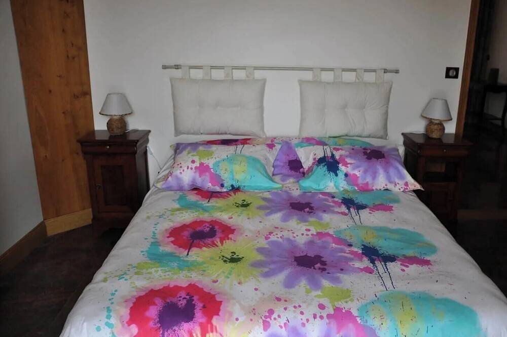 Gîte de France 12 personnes in Juillac, Région de Brive-la-Gaillarde