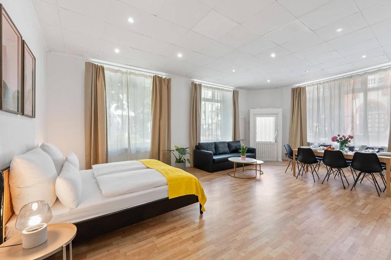 Ganze Wohnung, Holiday 33 Apartment O, 185 sqm with whirlpool and kids play room in Berlin Innenstadt, Berlin