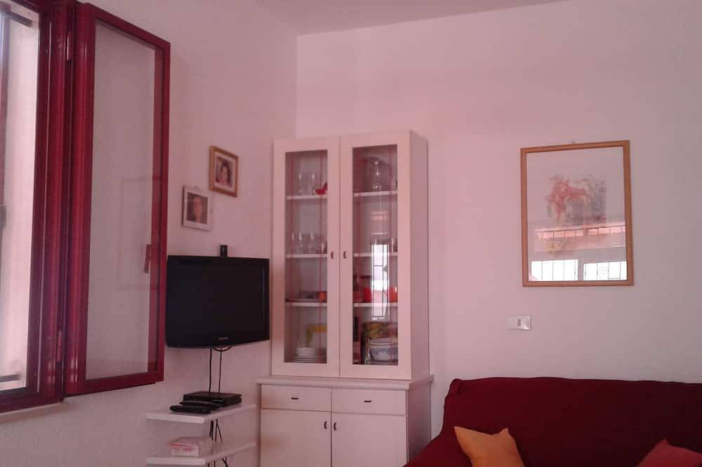 Ganze Wohnung, Salento-Wohnung in Residenz 5 Betten nur wenige Schritte vom Meer entfernt. in Lido Marini, Golf von Tarent