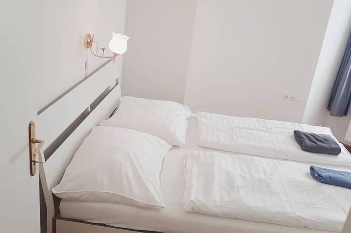 Entire apartment, Deluxe 3 Br Apartment A14 in historic city center with AC in Vienna City Center, Vienna