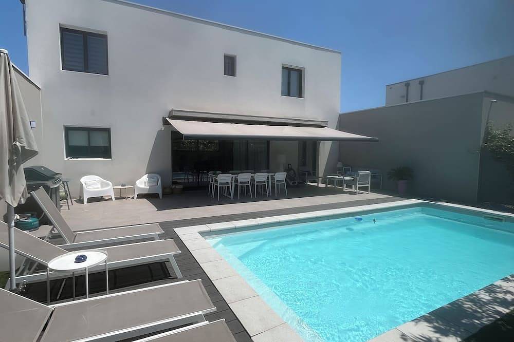 Beautiful contemporary house for 8 people in Lattes, Côte d'Améthyste