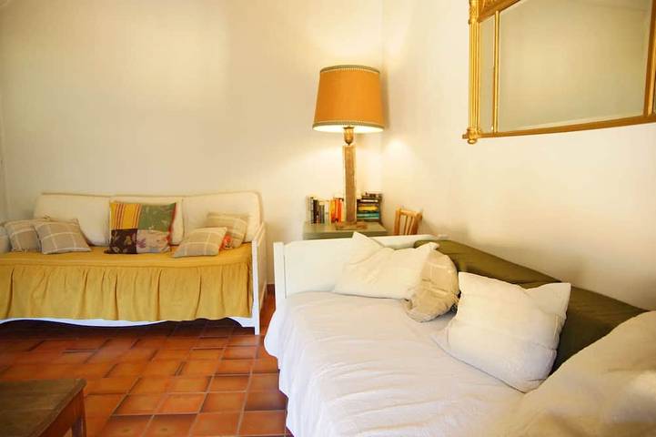 Gîte pour 4 personnes, avec piscine ainsi que terrasse et sauna à Vacqueyras - 3