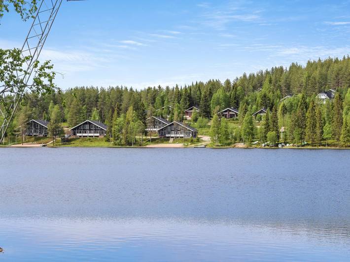 Aurinko-saaga 2 paritalo lasiterassihuon in Ukkohalla, Kainuu
