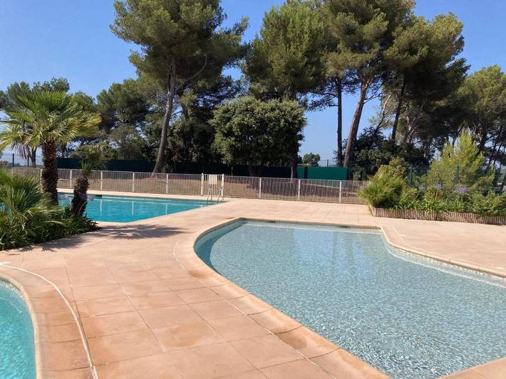 Gîte pour 4 personnes, avec terrasse et piscine à Sophia Antipolis - 2