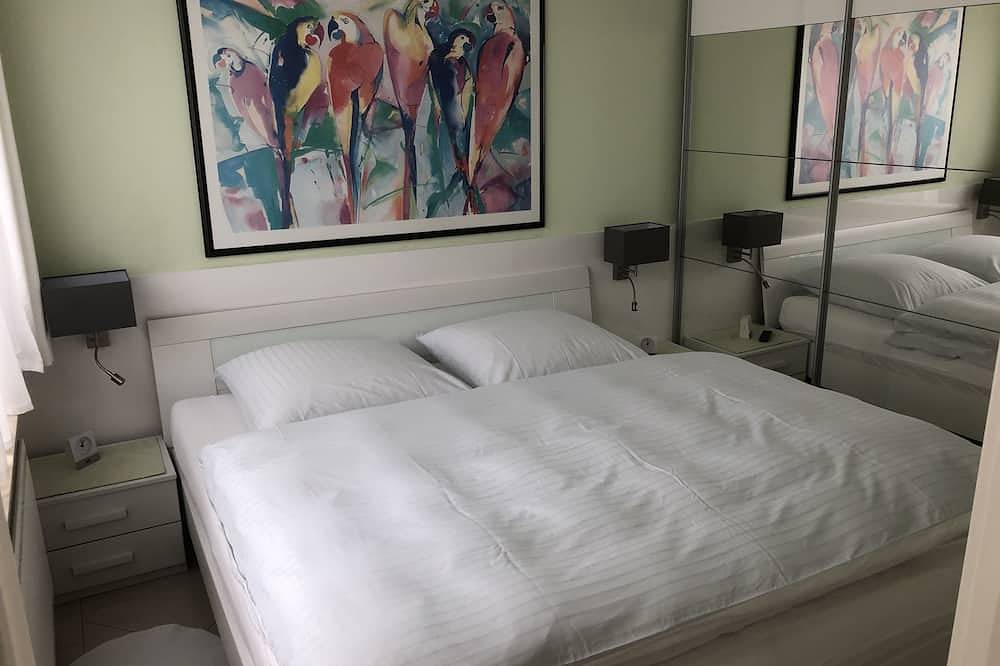 Kleiner  Luxus  in Berlin -Pankow, zentral und grün mit  eigenem Pkw-Stellplatz in Berlin Heinersdorf, Berlin