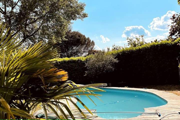 Maison de vacances pour 11 personnes, avec piscine ainsi que jardin et jacuzzi