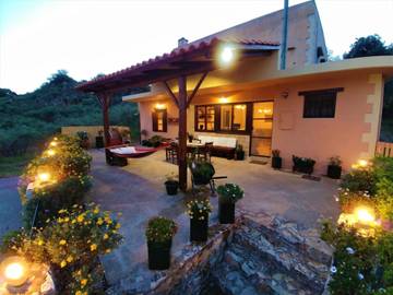 Ferienhaus für 6 Personen, mit Terrasse und Garten, kinderfreundlich in Chania