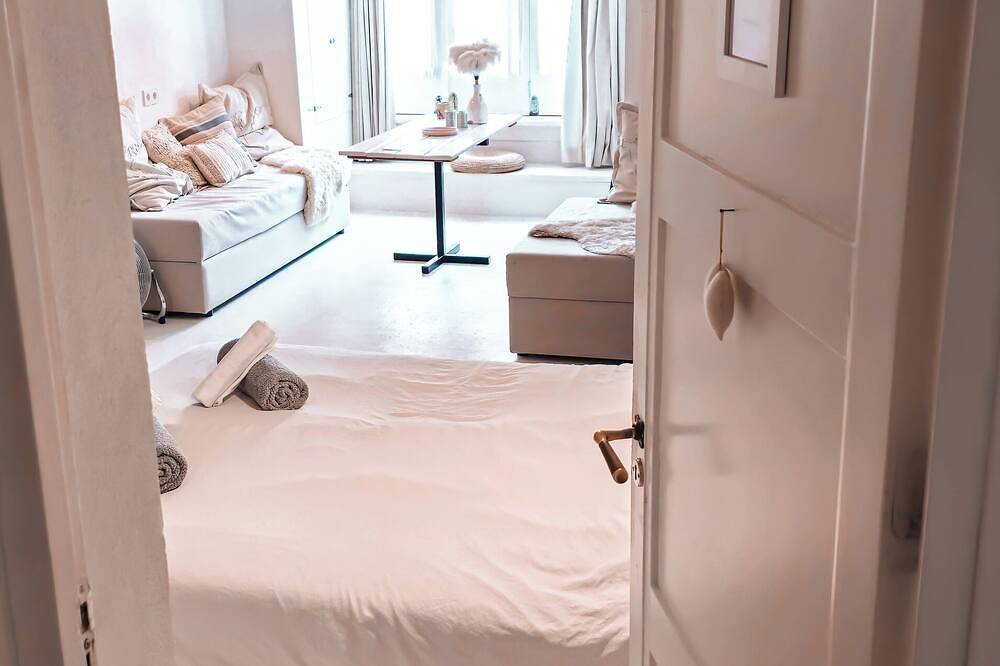 White Wilde beautiful apartment in the heart of Amsterdam in Dutch Coast