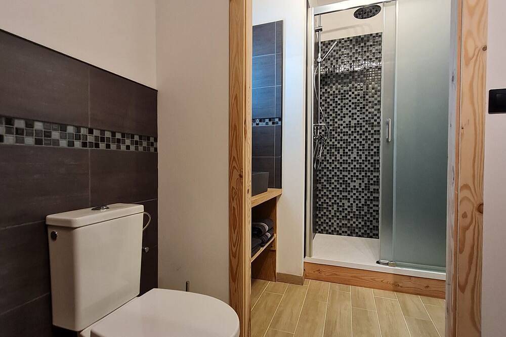 Encantadora habitación con baño privado y sala de estar in Pierrepont (Meurthe-et-Moselle), Meurthe y Mosela