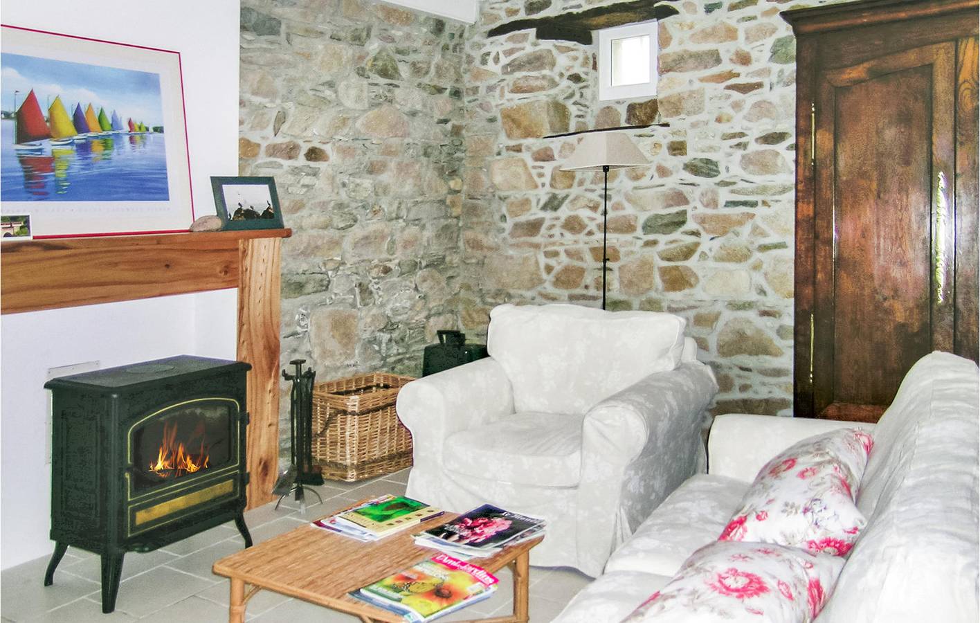 Apt au bord de la rivière avec WiFi et parking -1,5km du Trieux in Quemper-Guézennec, Région de Guingamp