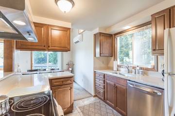 Vacation Home for 10 Guests in Mount Hood Village, Mount Hood, Picture 1