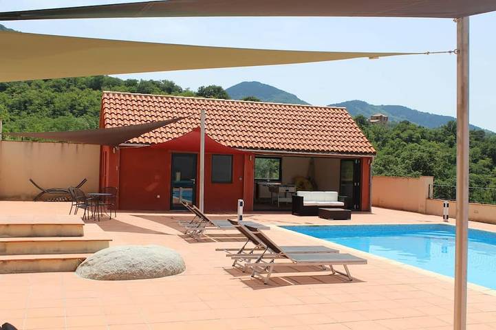 Agriturismo pour 5 personnes, avec jardin et piscine