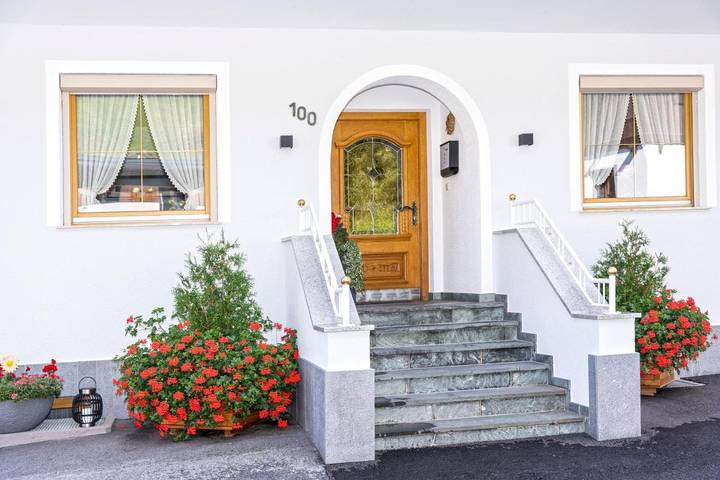 Ferienwohnung für 4 Personen, mit Garten und Ausblick in Galtür - 2