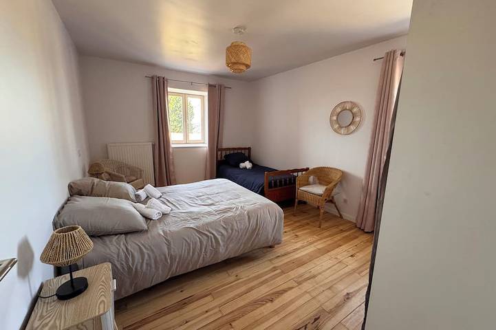 Location de vacances pour 15 personnes, avec jardin et balcon, animaux acceptés à Mazeyrat-d'Allier - 4