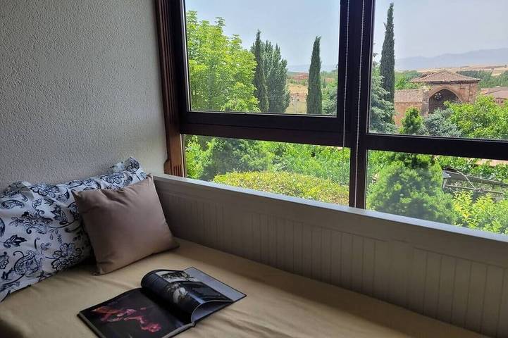 Vermilion Apartment in Ayllón, Segovia Provinz