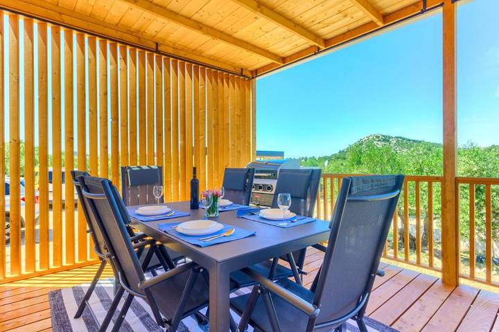 Camping pour 6 personnes, avec terrasse, animaux acceptés à Tisno - 4