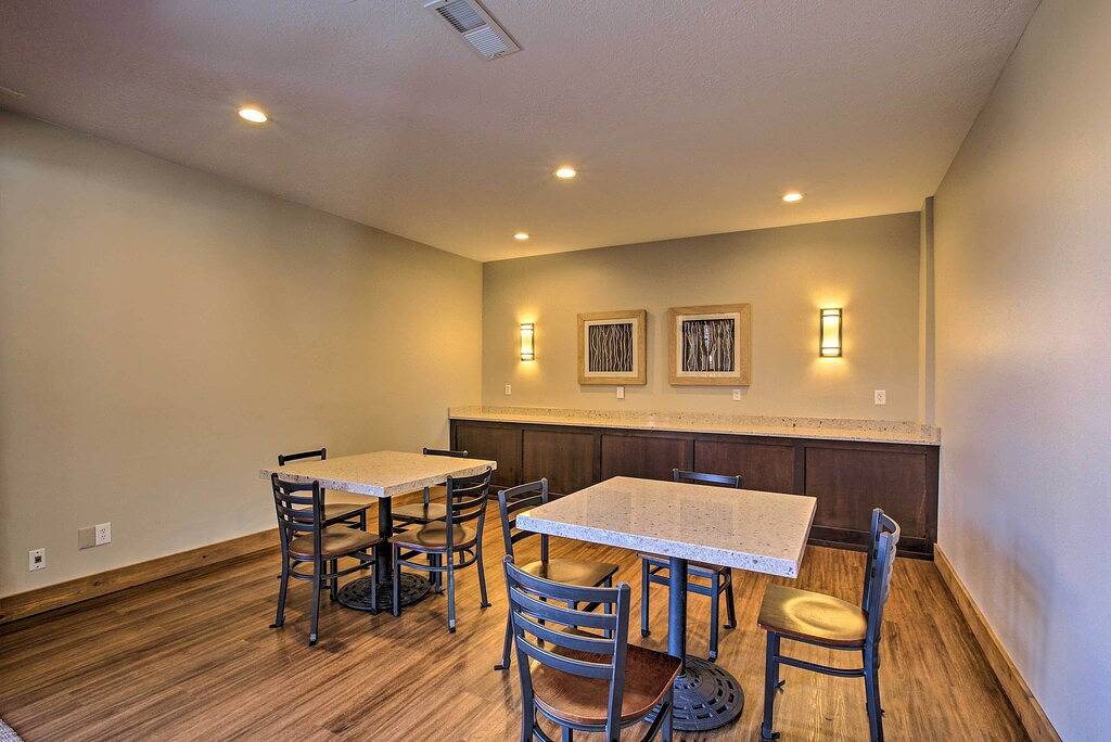 Ganze Wohnung, Neu! Wolf Lodge Ski Retreat - 17 Meilen zu 3 Resorts! in Eden (UT), Uinta Wasatch Cache National Forest