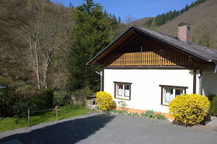 Ferienhaus für 8 Personen, mit Balkon und Garten in Lorch
