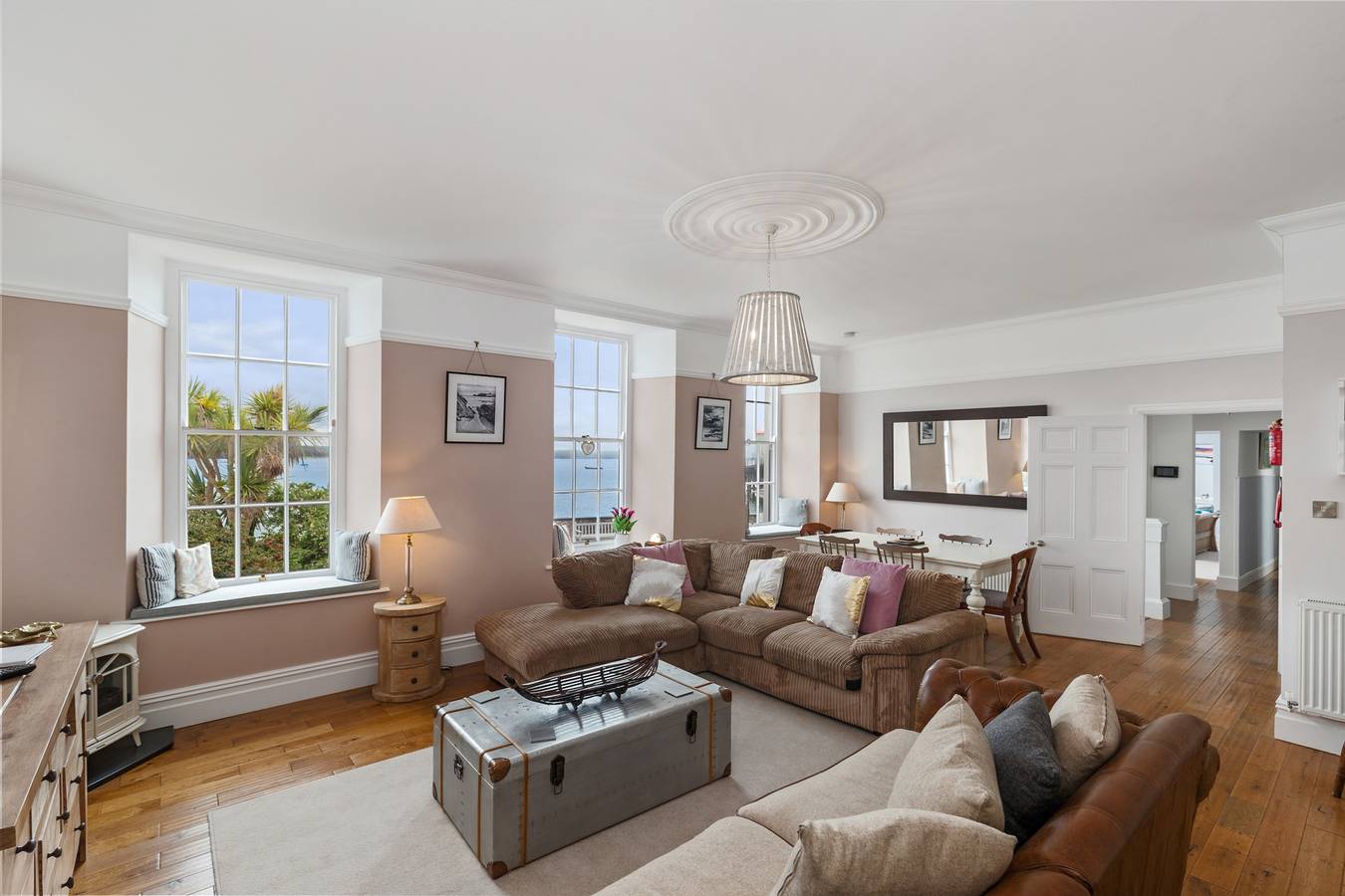 Ganze Wohnung, Ferienwohnung für 6 Personen mit Terrasse in Pembrokeshire