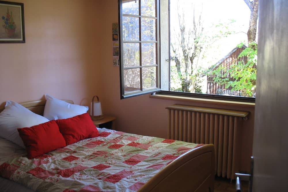 Chalet Pyrénéen 12 pers 200 m2 proche Peyragudes et sentiers de randonnées in Garin, Pyrénées