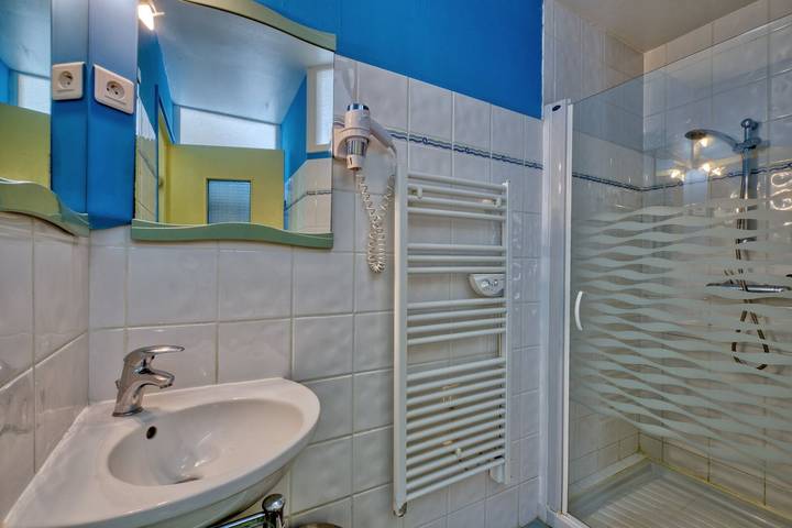 Spacious Family Beach House for 2–10 Guests in Saint-Nazaire-sur-Charente, Rochefort region