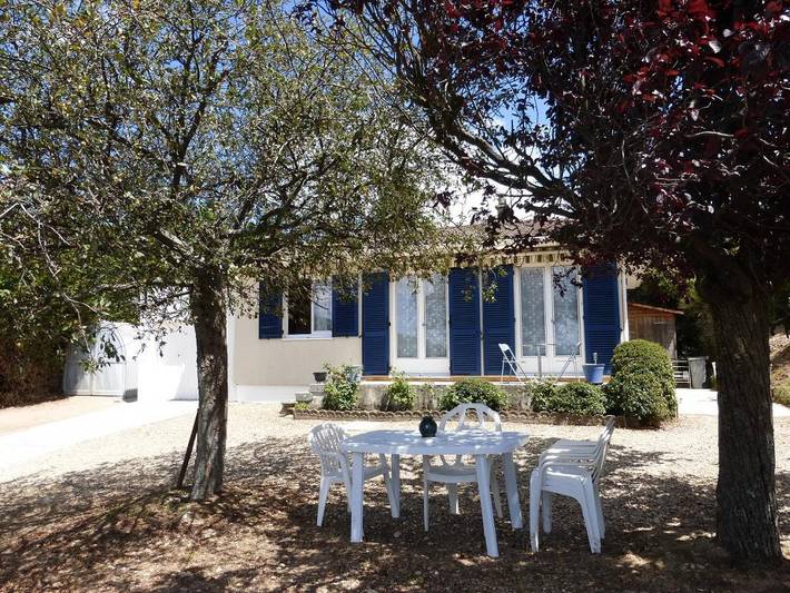 Gîte pour 4 personnes, avec terrasse et jardin, animaux acceptés
