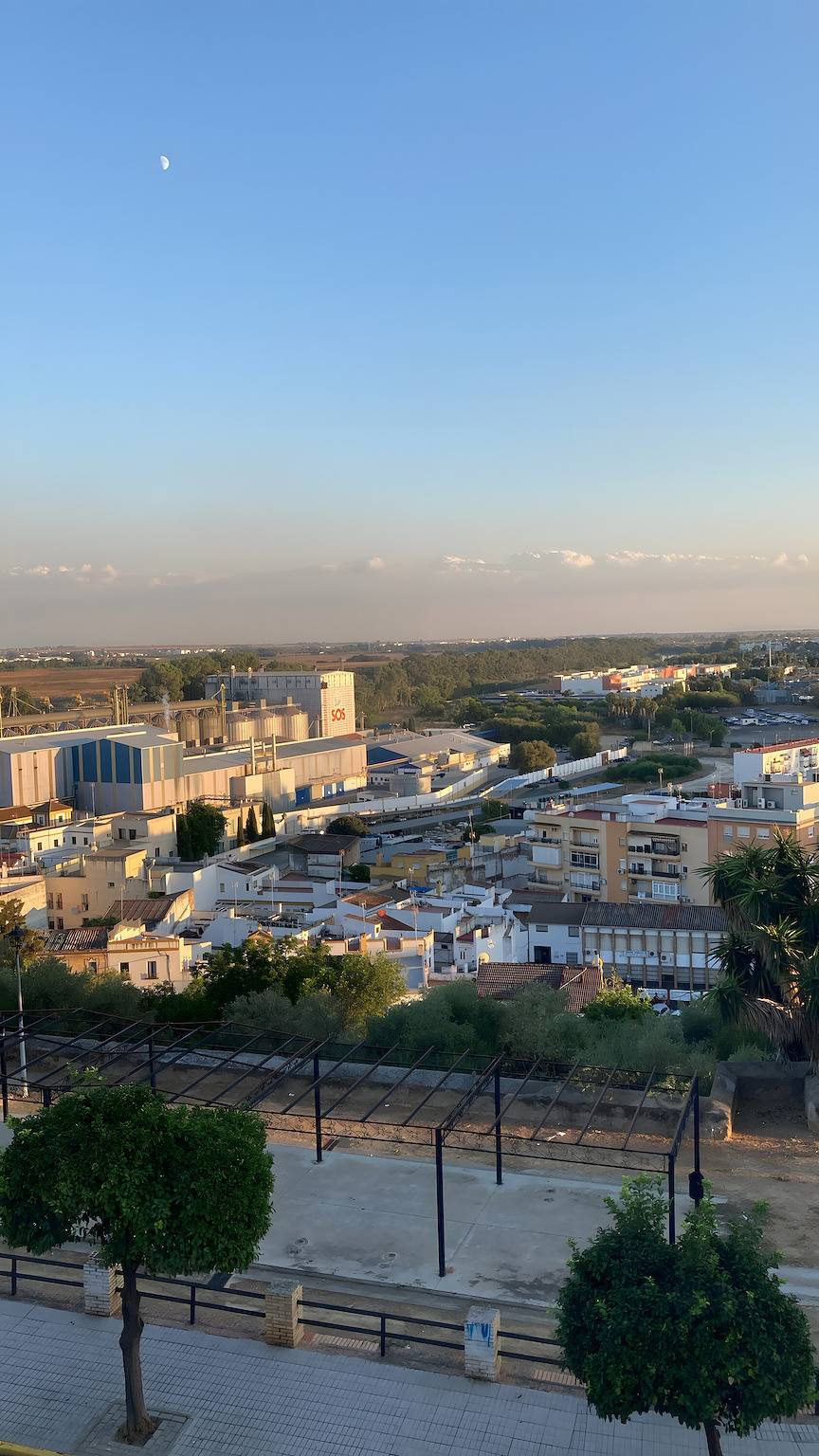 Casa Vacacional 'San Juan Bien Comunicado' con Balcón, Wi-Fi y Aire Acondicionado in San Juan de Aznalfarache, Provincia de Sevilla