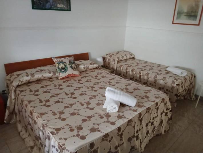 Chambre d’hôte pour 4 personnes, avec vue, animaux acceptés à Valguarnera Caropepe - 2