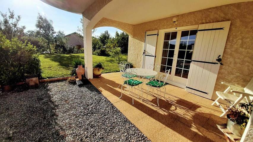 Gîte pour 4 personnes, avec jardin à La Bâtie-Neuve - 2