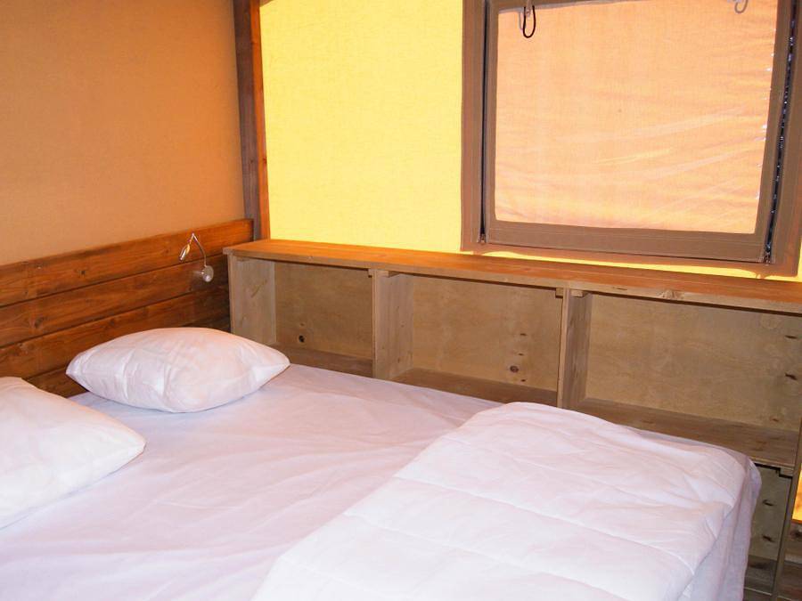 Camping Le Beau Vezé - Albergue 8 personas - Lodge Cotton 32m2 6/8 P (3 dormitorios) in Carqueiranne, Region de Toulon