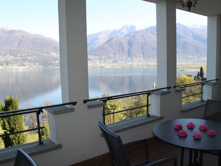 Ferienwohnung für 4 Personen, mit Balkon und Garten sowie Pool