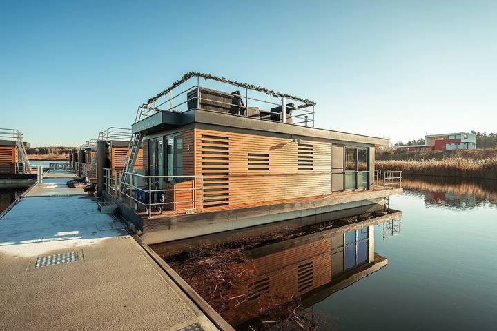 Hausboot für 4 Personen, mit Seeblick und Terrasse in Sachsen - 2