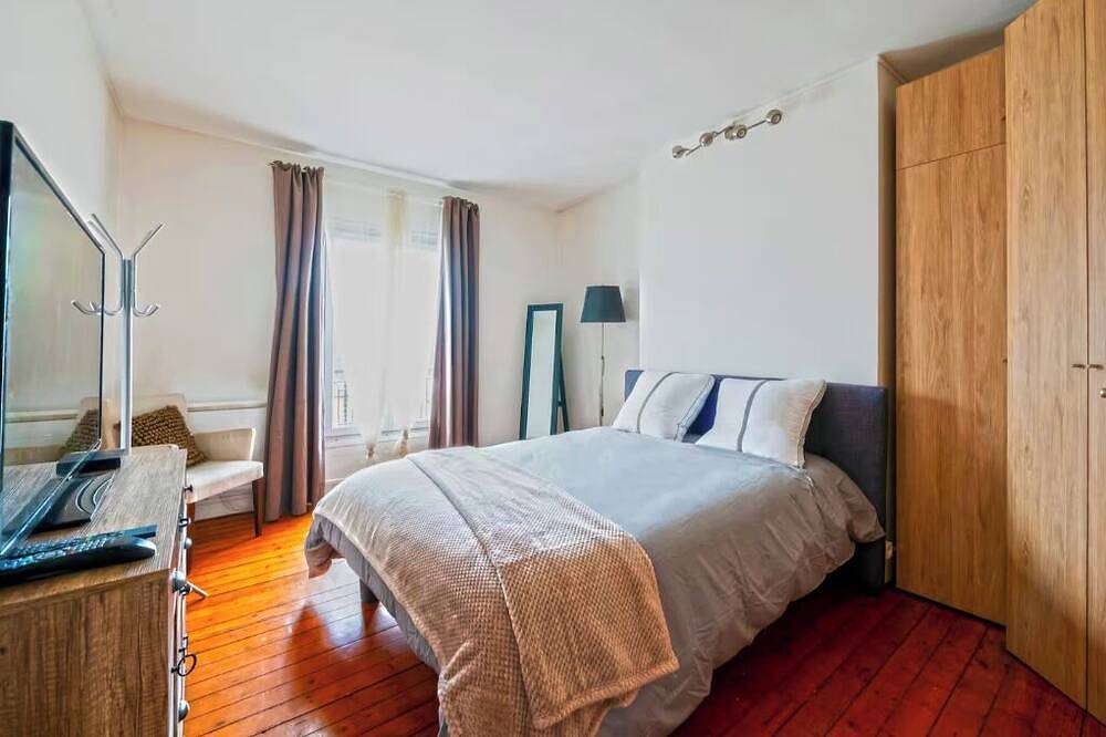 Apartamento entero, Magnifique F2 centre-ville 12 min Paris - 4 pers. in Enghien-les-Bains, Valle del Oise
