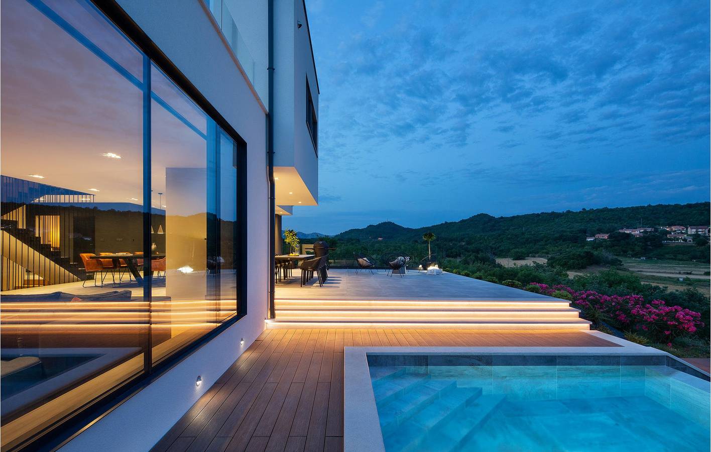 Encantador apartamento de un dormitorio con piscina, terraza y aparcamiento cerca del centro de la ciudad in Labin City, Labin