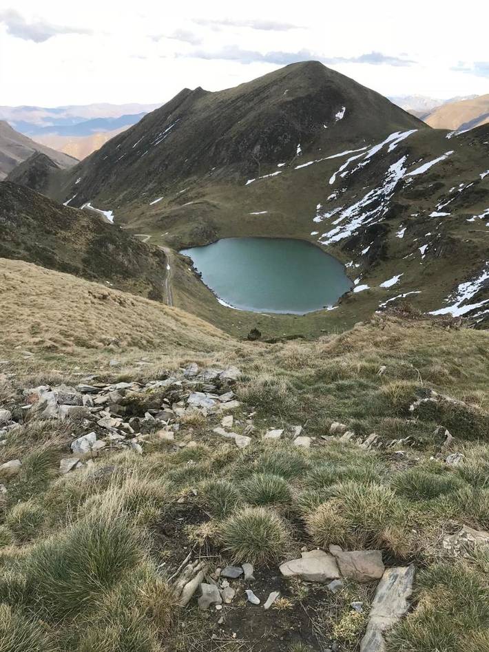 Hôtel pour 2 personnes, avec vue ainsi que jardin et piscine, animaux acceptés à Oust - 2