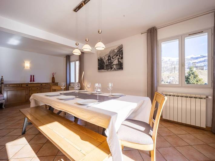 Maison pour 10 pers. proche lac, Wifi, garage sécurisé in Génos, Pyrénées