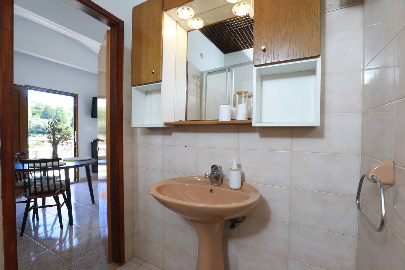 Small stone house in a quiet place island Solta in Stomorska, Solta
