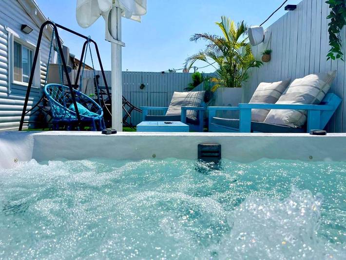 Apartamento de vacaciones para 4 personas, con jardín además de piscina y jacuzzi - 1