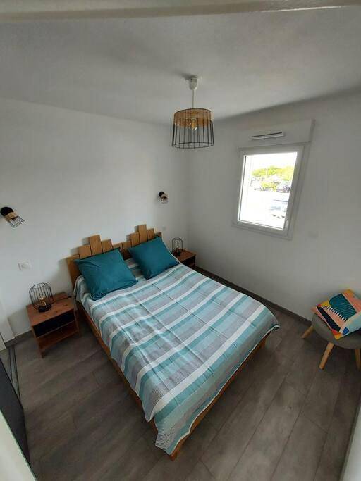 Gîte pour 8 personnes, avec terrasse et piscine dans Office De Tourisme De Mimizan - 4