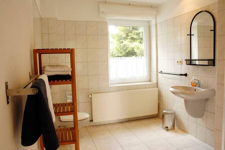 Ferienwohnung für 5 Personen, mit Garten und Terrasse in Mahlzow - 4