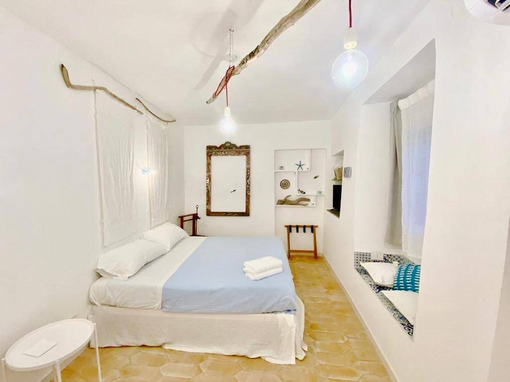 Il Ciclope - La camera sotto il faro in Termoli, Province de Campobasso