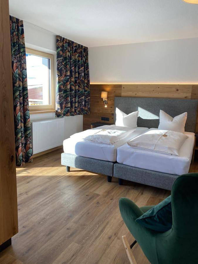 Hotel für 5 Personen, mit Balkon und Terrasse sowie Sauna und Ausblick in Galtür - 4