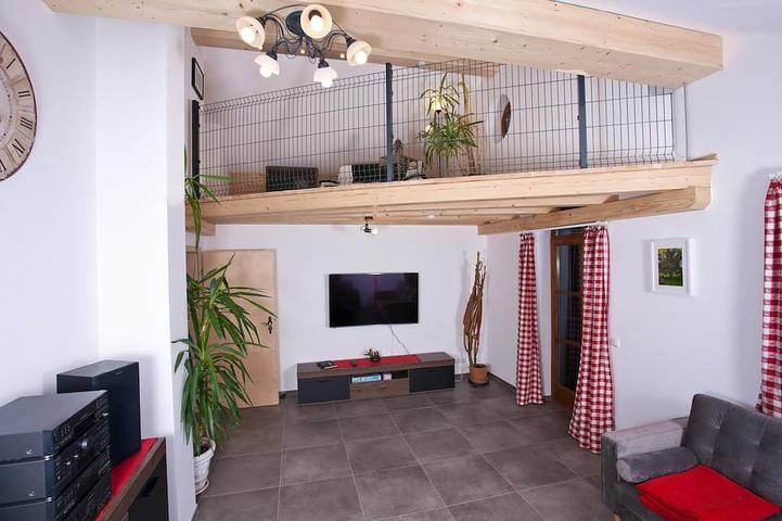 Ferienwohnung für 5 Personen, mit Balkon und Garten