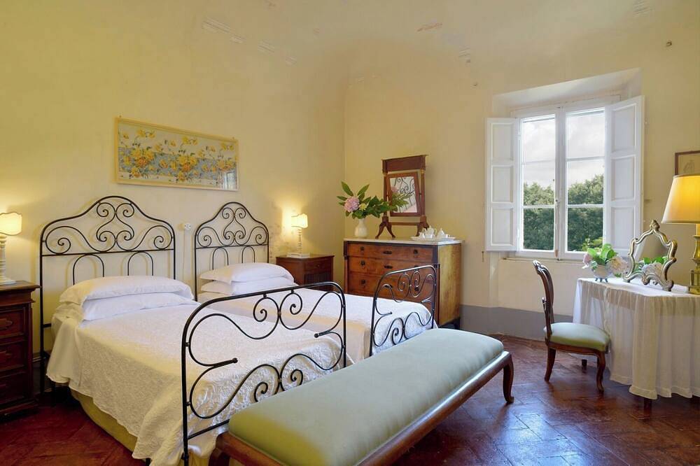 Villa Gioli, Historic Tuscan Villa with Pool & Private Park in Fauglia, Italienische Riviera