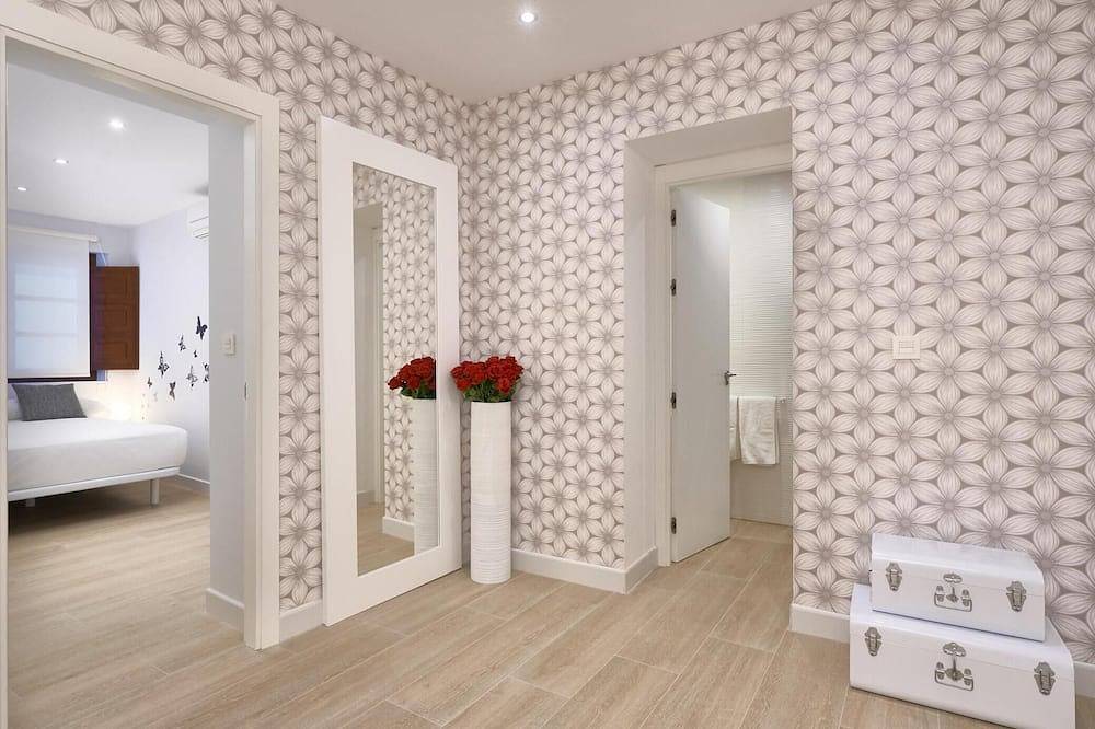 Entire apartment, Palacio Buenavista Luxury Apartments B.3 in Casco Antiguo, Sevilla