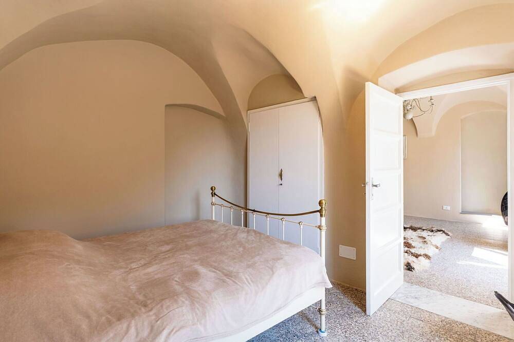 Appartement entier, Joli appartement pour 4 personnes avec climatisation, balcon et animaux admis in Airole, Alpes liguriennes