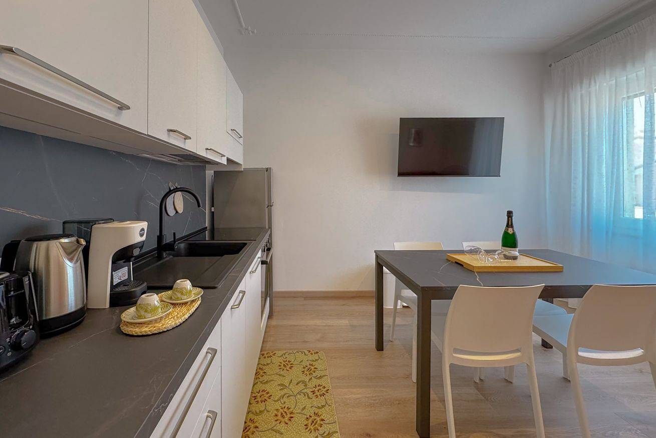 Entire apartment, Seaside Getaway – Chic & Functional Apartment in Civitanova Marche, Adriatic Coast Marken