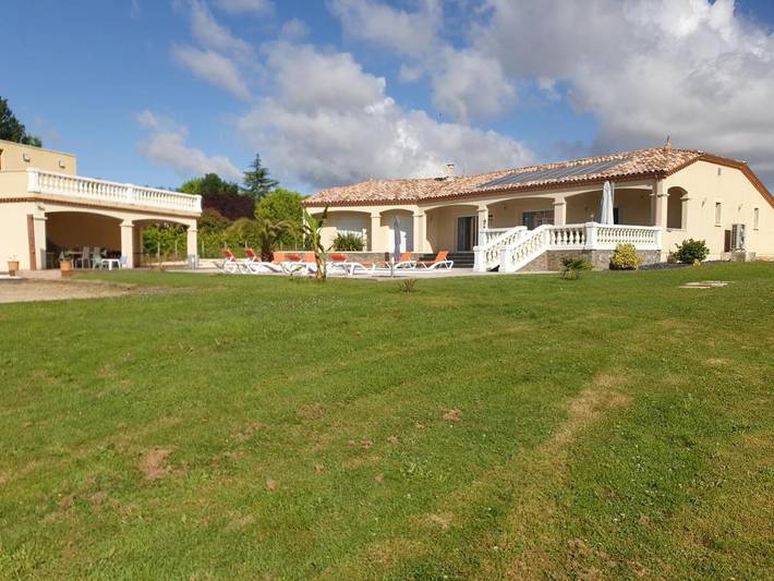 Villa pour 12 personnes, avec vue et bassin pour enfant ainsi que piscine et jardin dans le Lot-et-Garonne - 2