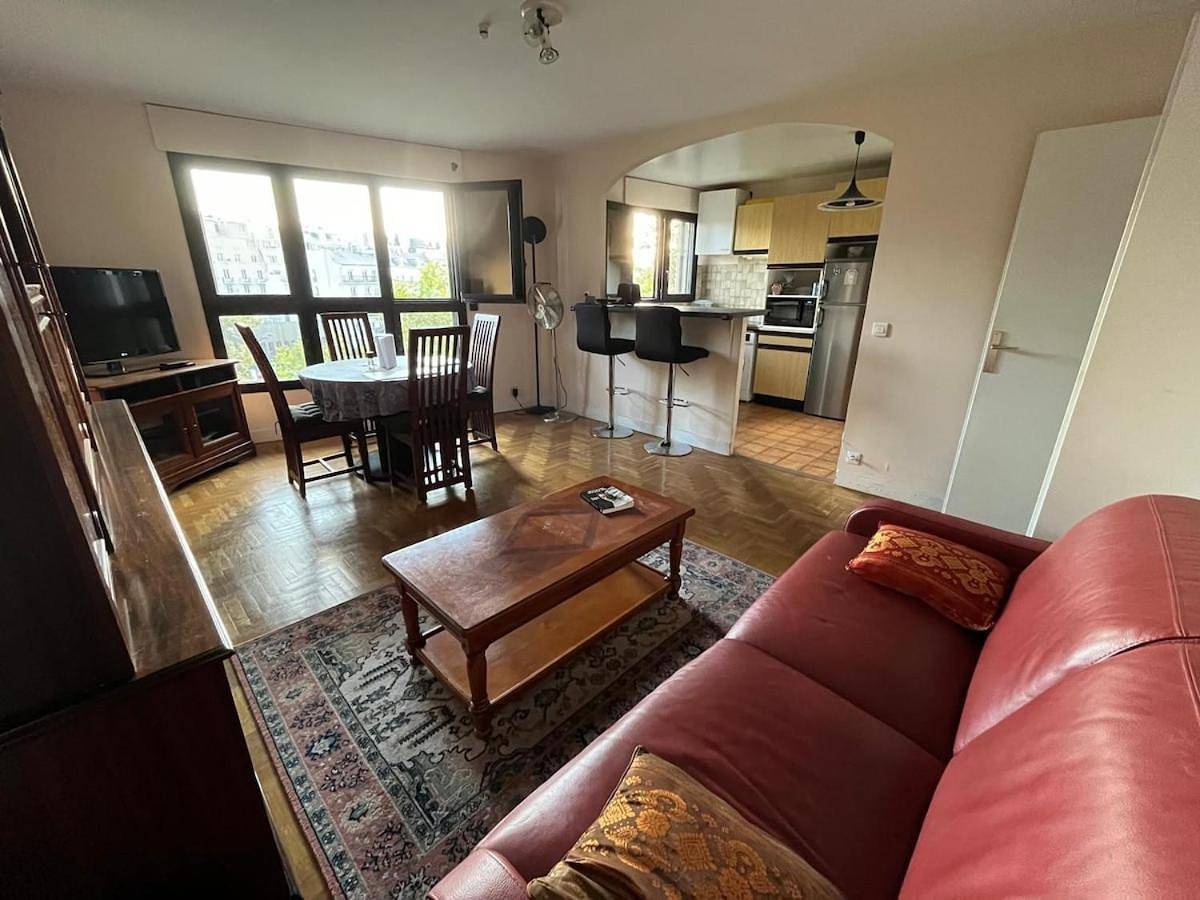 Appartement entier, Three-Bedroom Apartment in Saint-Mandé, Val-de-Marne